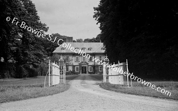 BEAULIEU  WEST FRONT FROM GATES